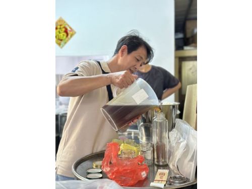 蜜香幸福上市！114年全國蜂蜜評鑑熱情展開，雙標章蜂蜜安心選購超簡單